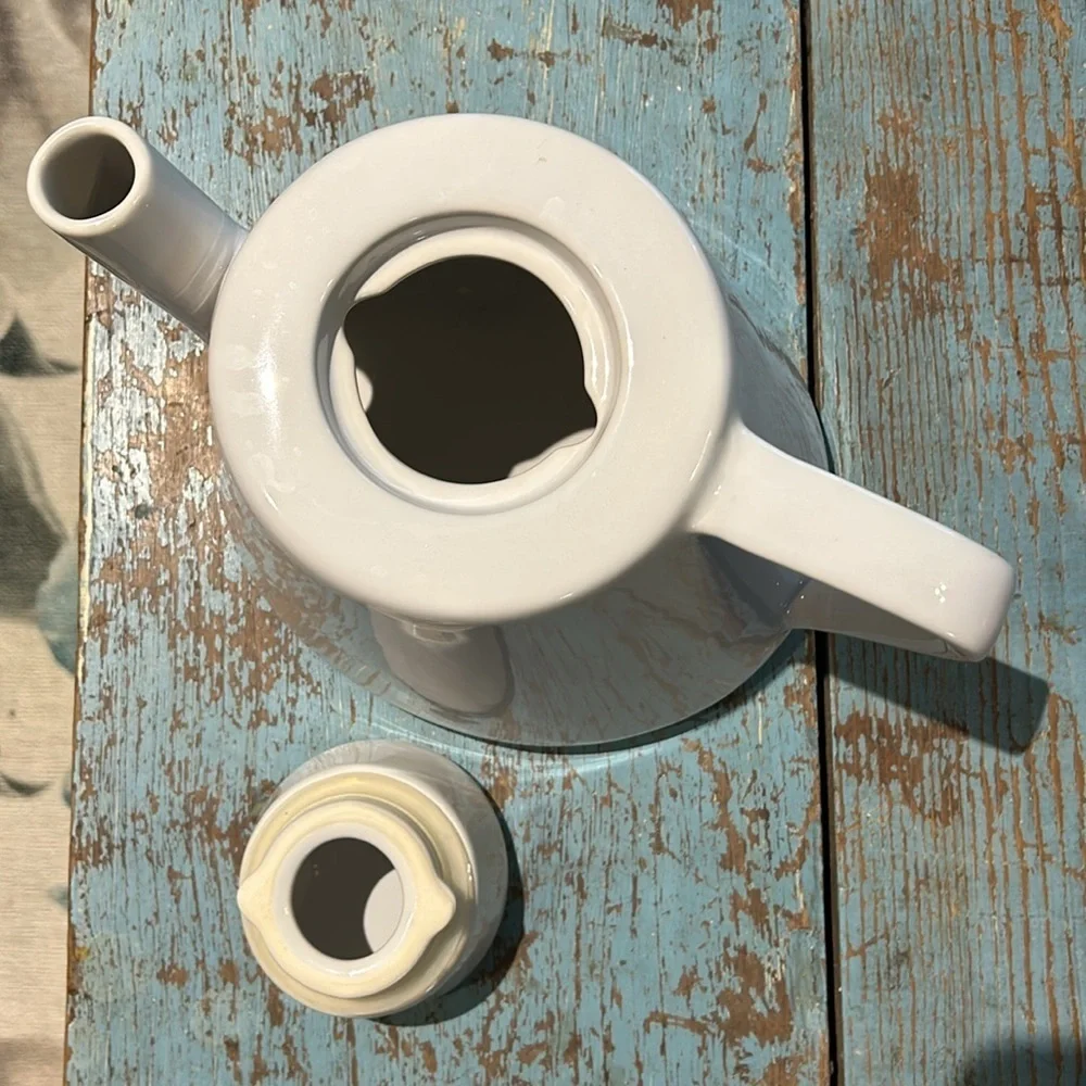 IKEA White Modern Swedish Design Teapot w/ Lid